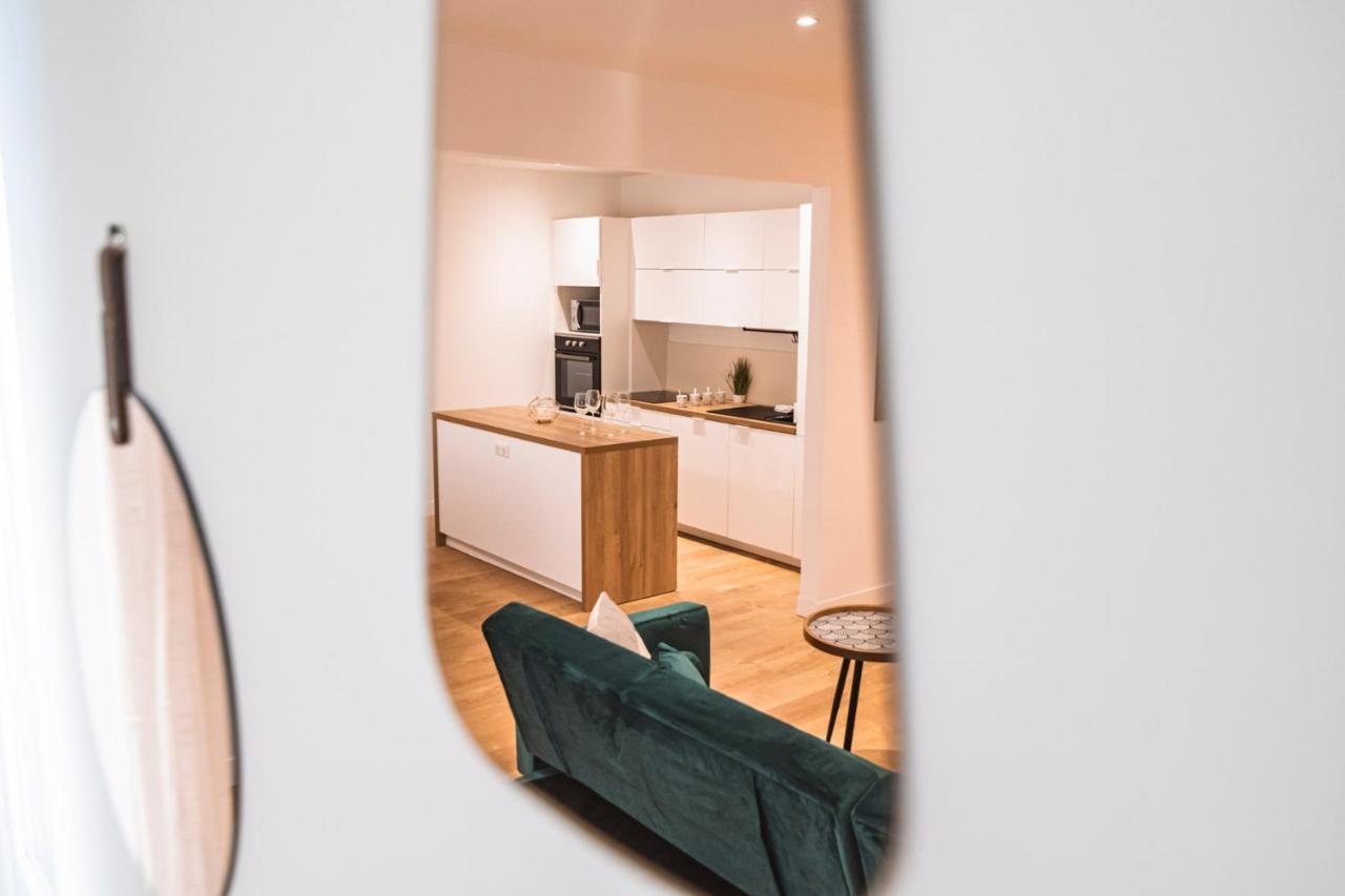 Ikizen - Royal Confort - Cathedrale - Hypercentre - Parking Apartment Reims